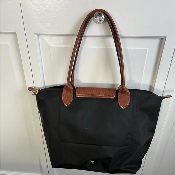 Longchamp LePliage Black Medium Tote - Picture 3 of 13